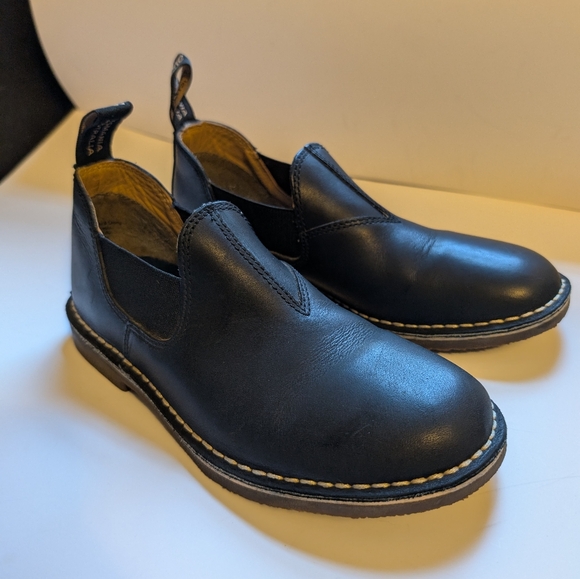 Blundstone casual SERIES shoes size 6.5 Men's/8.5 women's in EUC